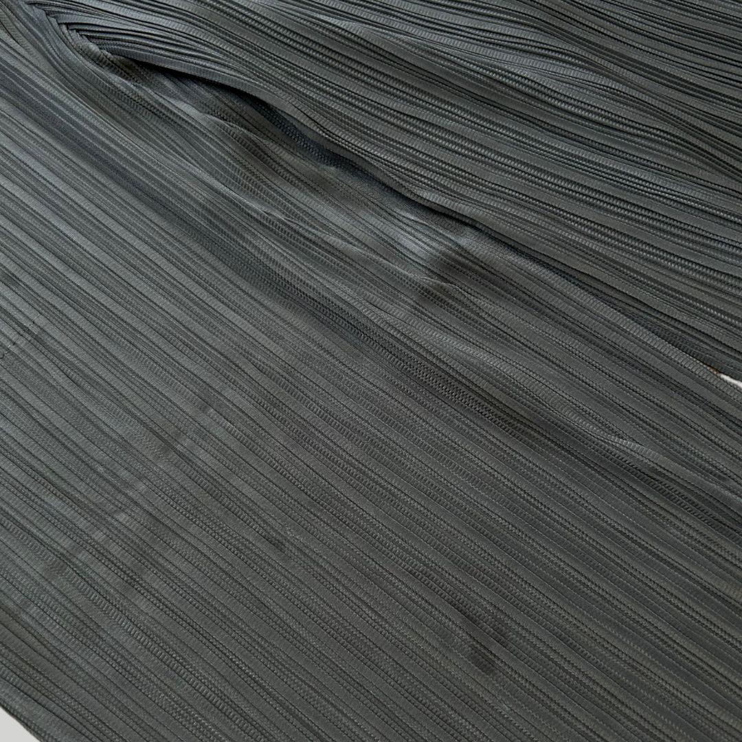 Issey Miyake Cropped Pleats