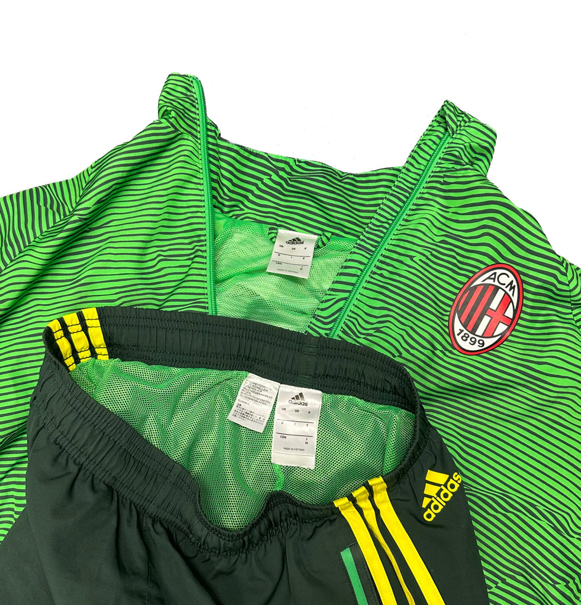 Adidas AC Milan 2015/16 Tracksuit ( S )