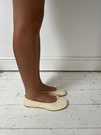 MARGIELA TABI BALLET FLATS | Default Title, Cream