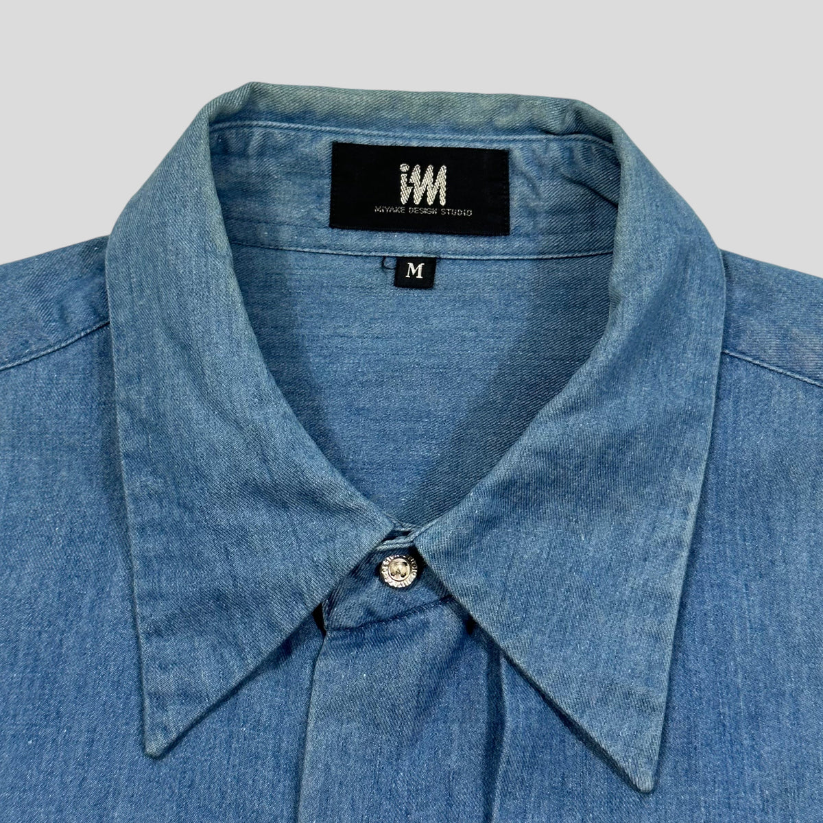 Issey Miyake 00’s Pleat Detailed Metal Button Shirt - M | Blue
