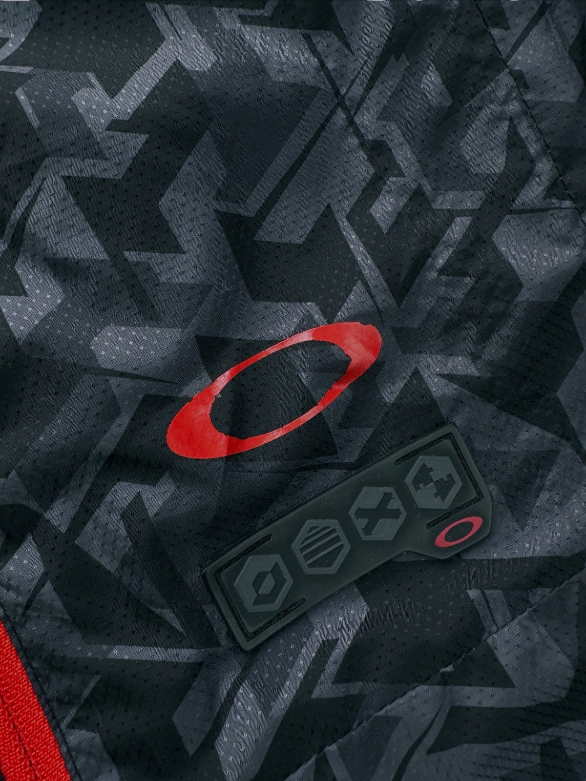 Oakley Technical Asymmetrical Jacket (S) | Small, Multicoloured