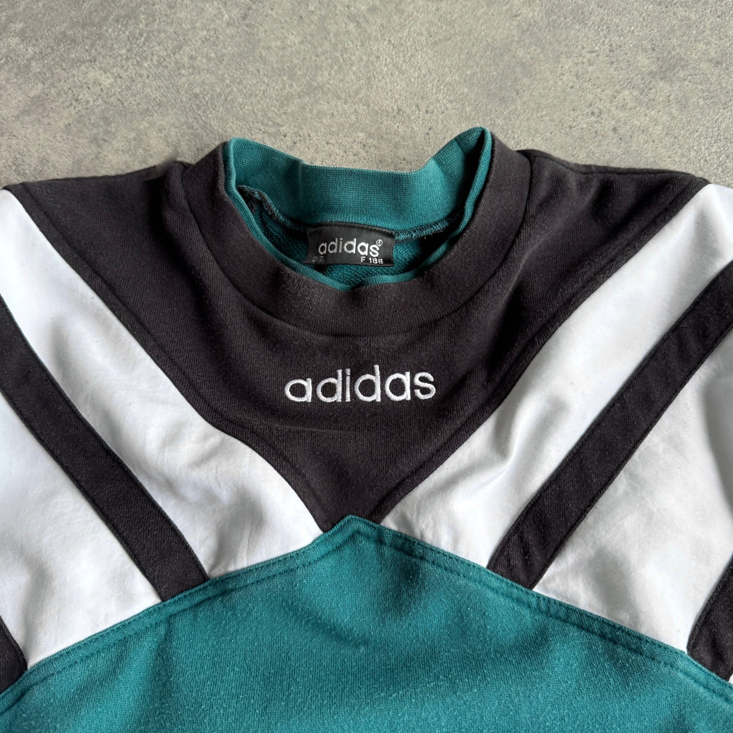 Adias 1990s heavyweight colour block embroidered sweatshirt (L)