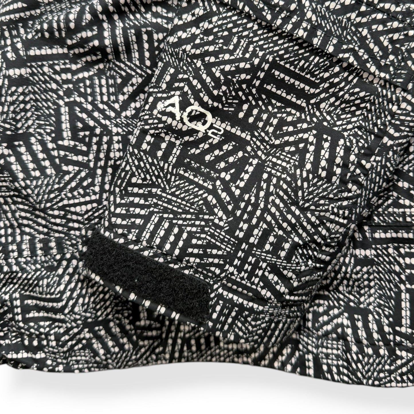 2009 Griffin x Berghaus 'Innsbruck' Jacket (M) | Default Title, Black and White