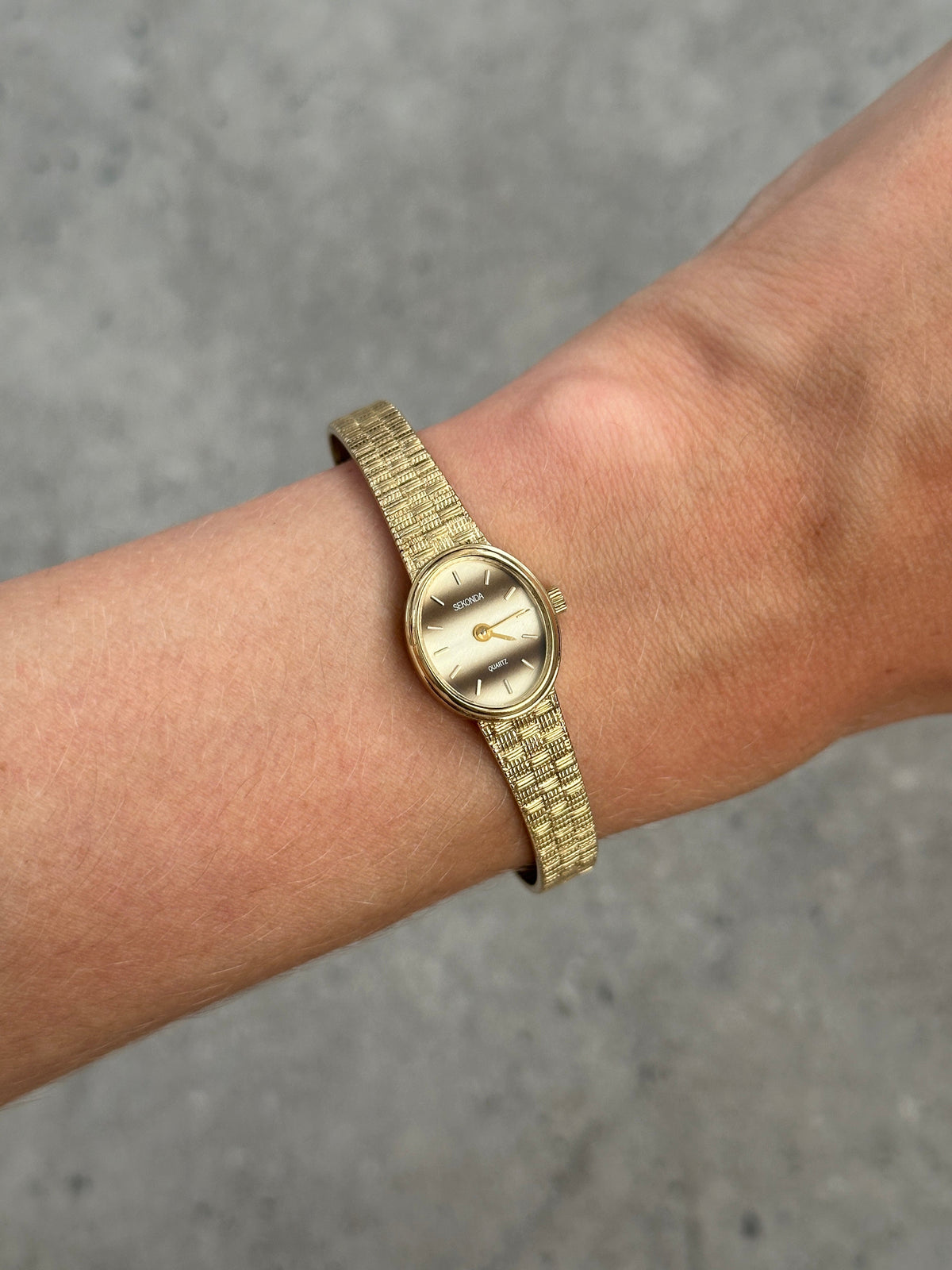 Vintage Sekonda 1980s Gold Tone Oval Bracelet Watch