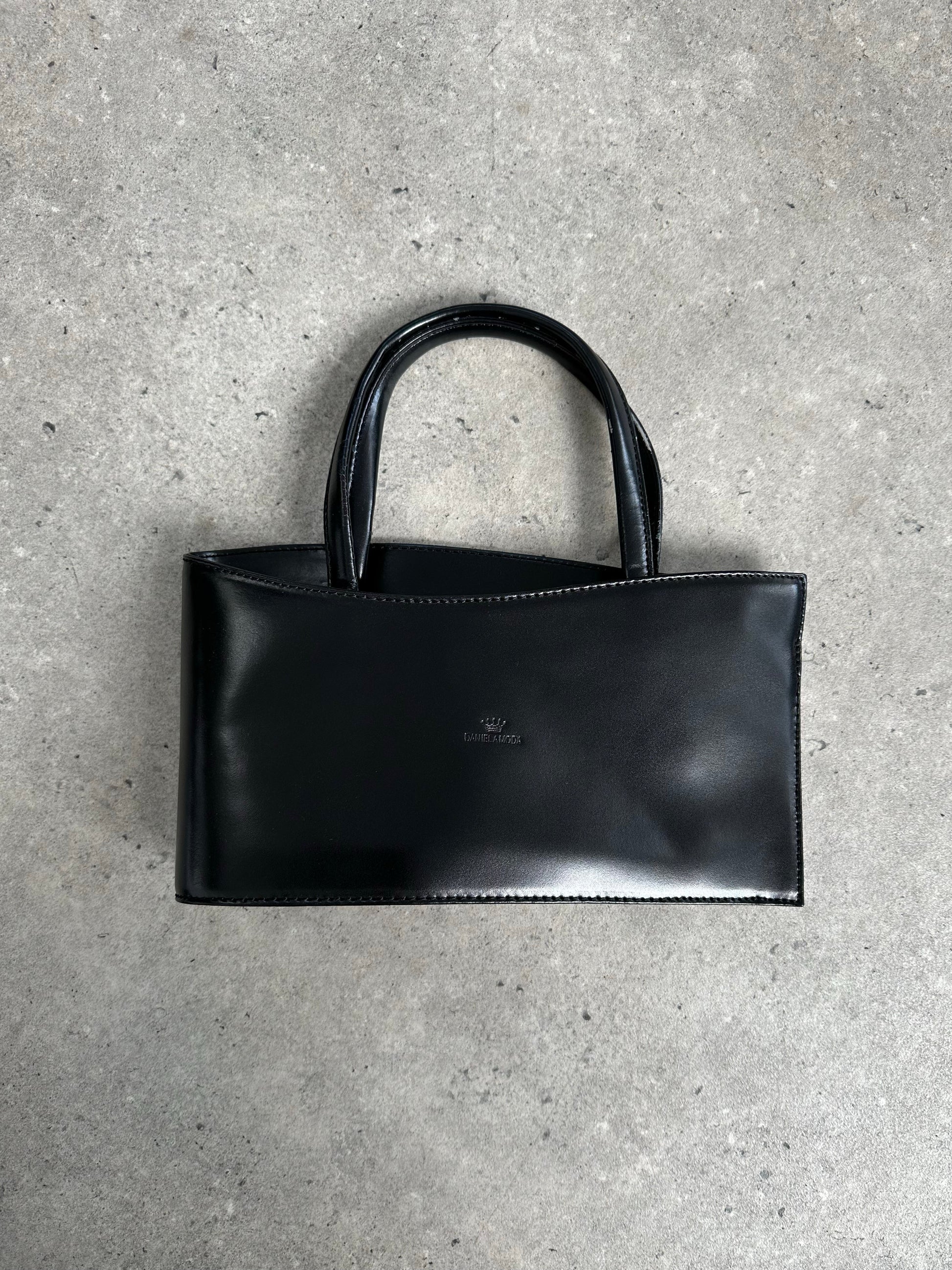 Italian Vintage 2000s Curved Leather Hand Bag