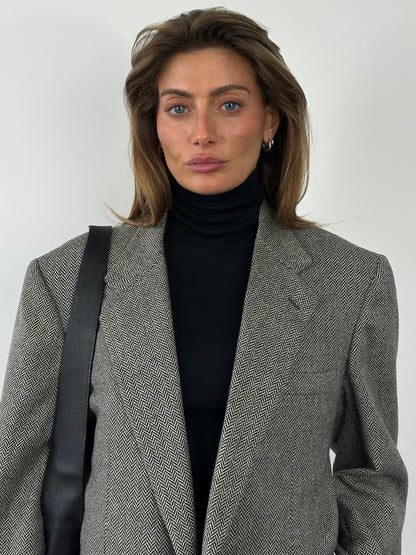 Burberry 1990s pure wool herringbone blazer in XL size, featuring classic tailored design and check pattern fabric.