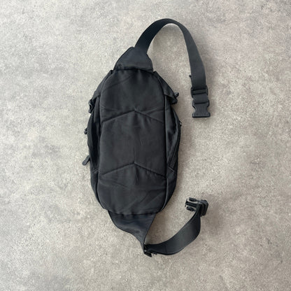 Nike 1990s cross body technical utility bag (14”x8”)