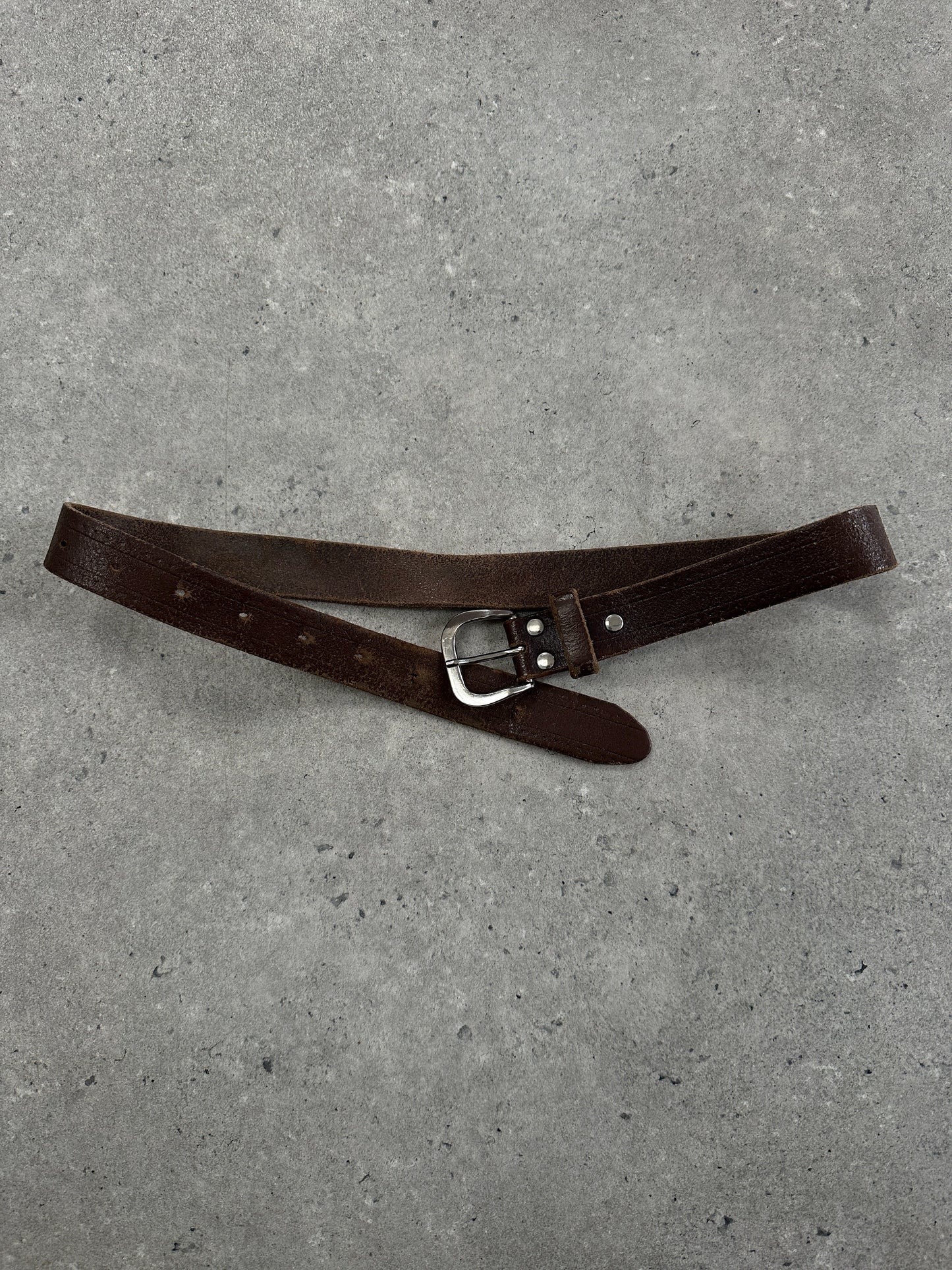 Vintage 1990s Distressed Slim Leather Belt - W22-29”