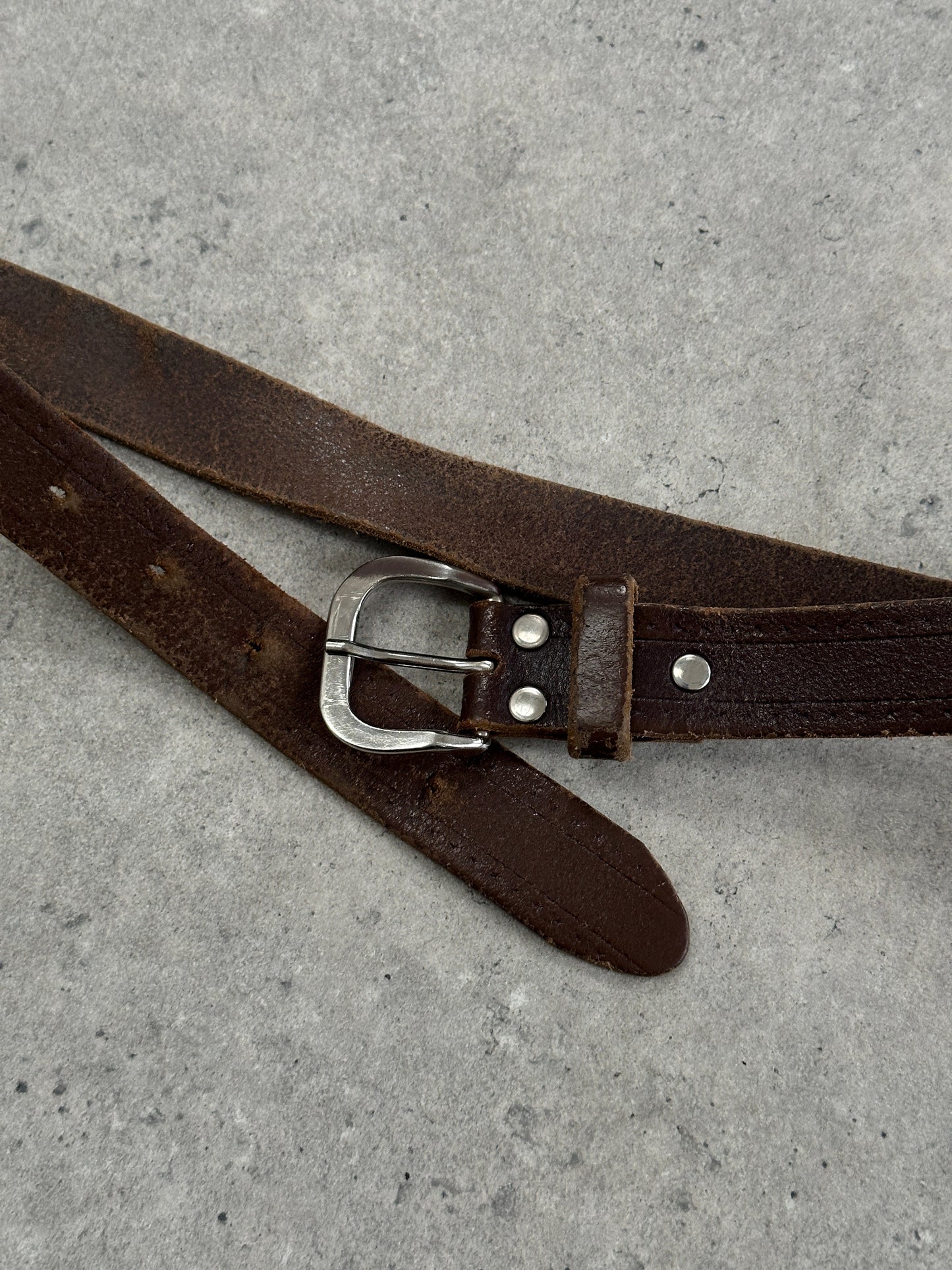 Vintage 1990s Distressed Slim Leather Belt - W22-29”