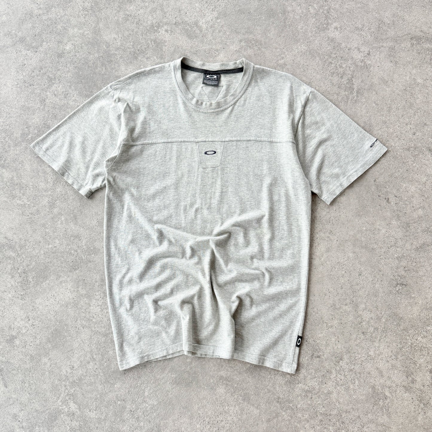 Oakley Software 2000s heavyweight rubber logo t-shirt (M)