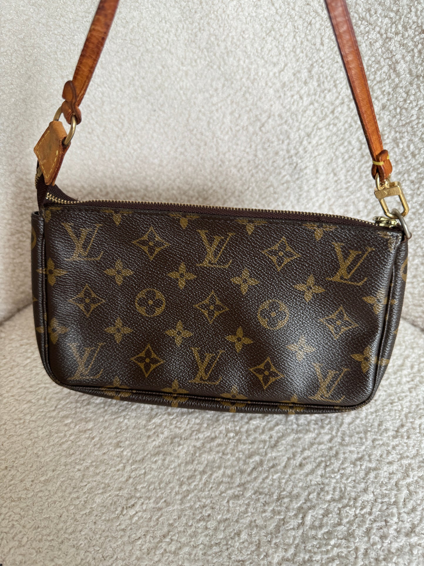 2006 Louis Vuitton Classic Pochette Accessoires Handbag | O/S, Brown