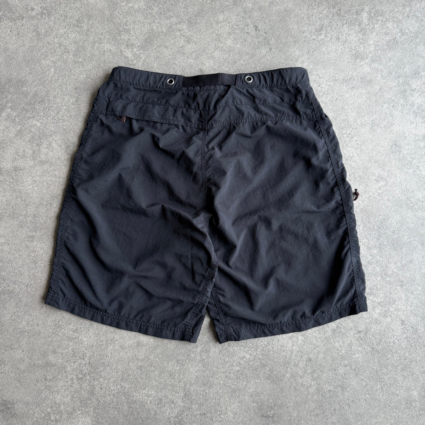 Nike ACG 1990s technical cargo shorts (L)