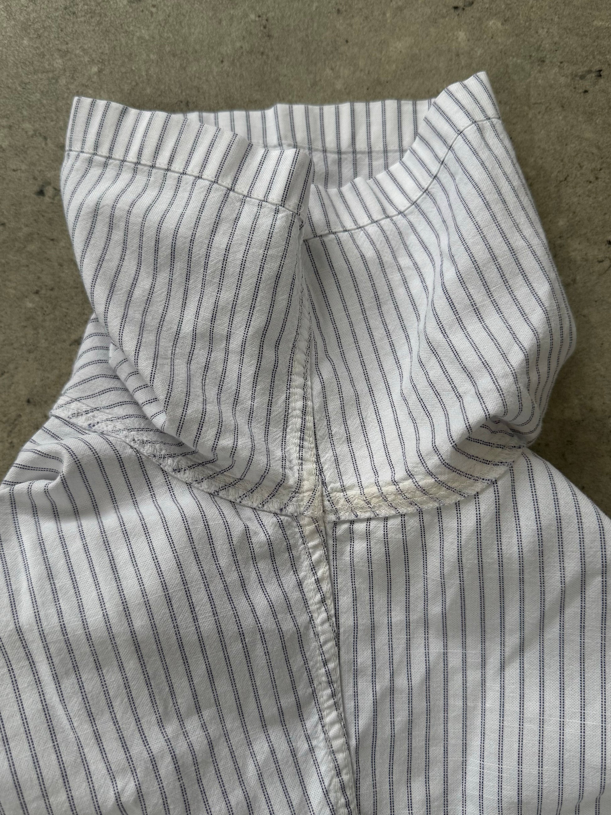 Armani Jeans 2000s pure cotton striped short sleeve shirt, men's size M, classic casual style with blue and white stripes.