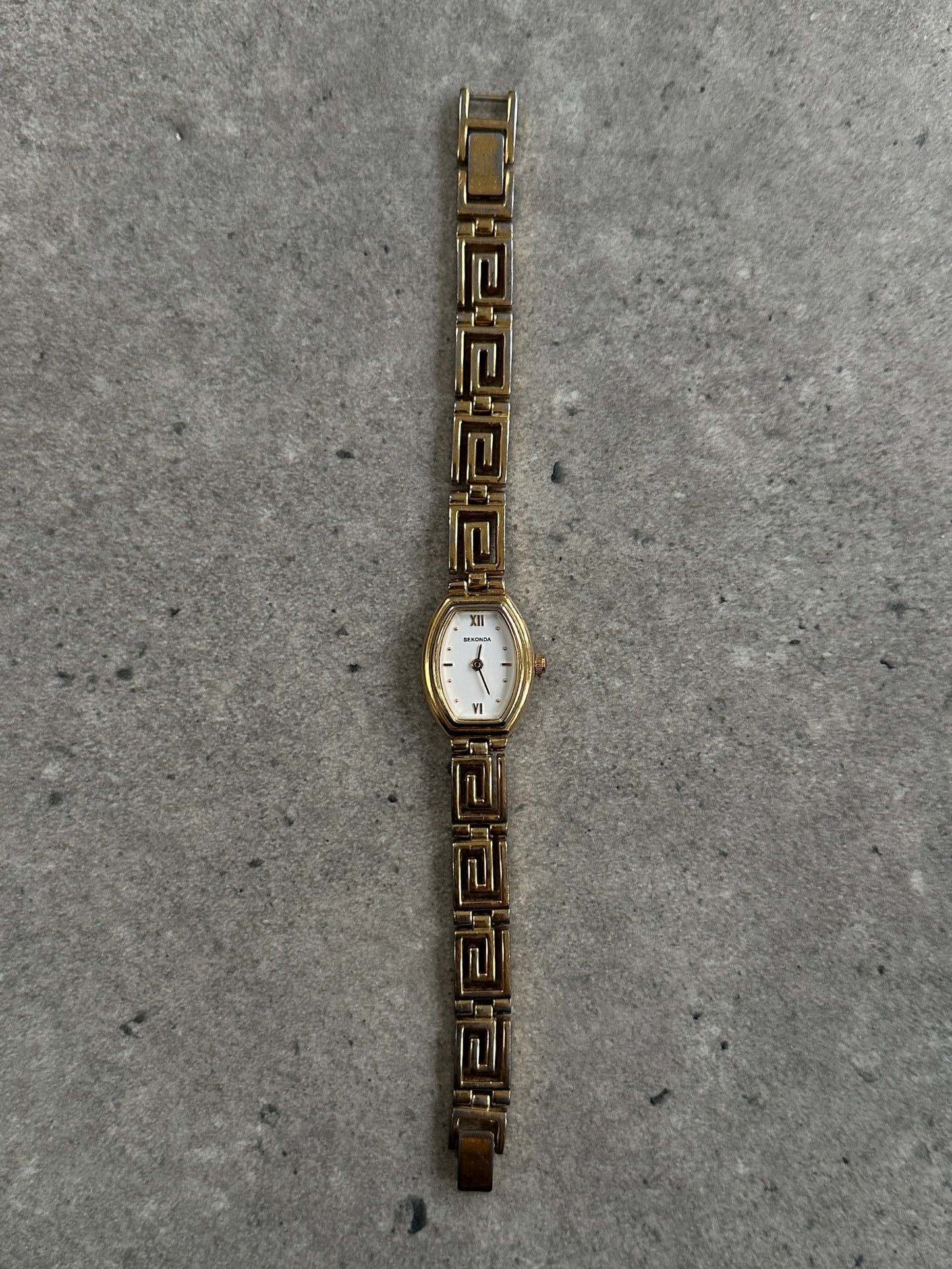 Sekonda 1990s Oval Gold Tone Geometric Quartz Watch