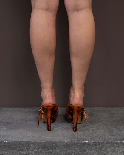 YVES SAINT LAURENT RUNWAY HEELS (EU 37.5)