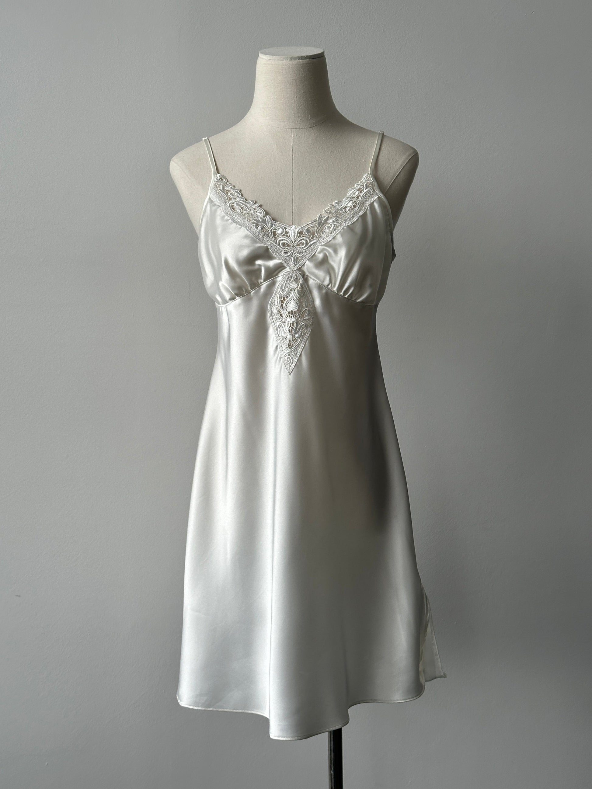 Vintage 2000s Sain Lace Sleeveless Mini Slip Dress - S-M