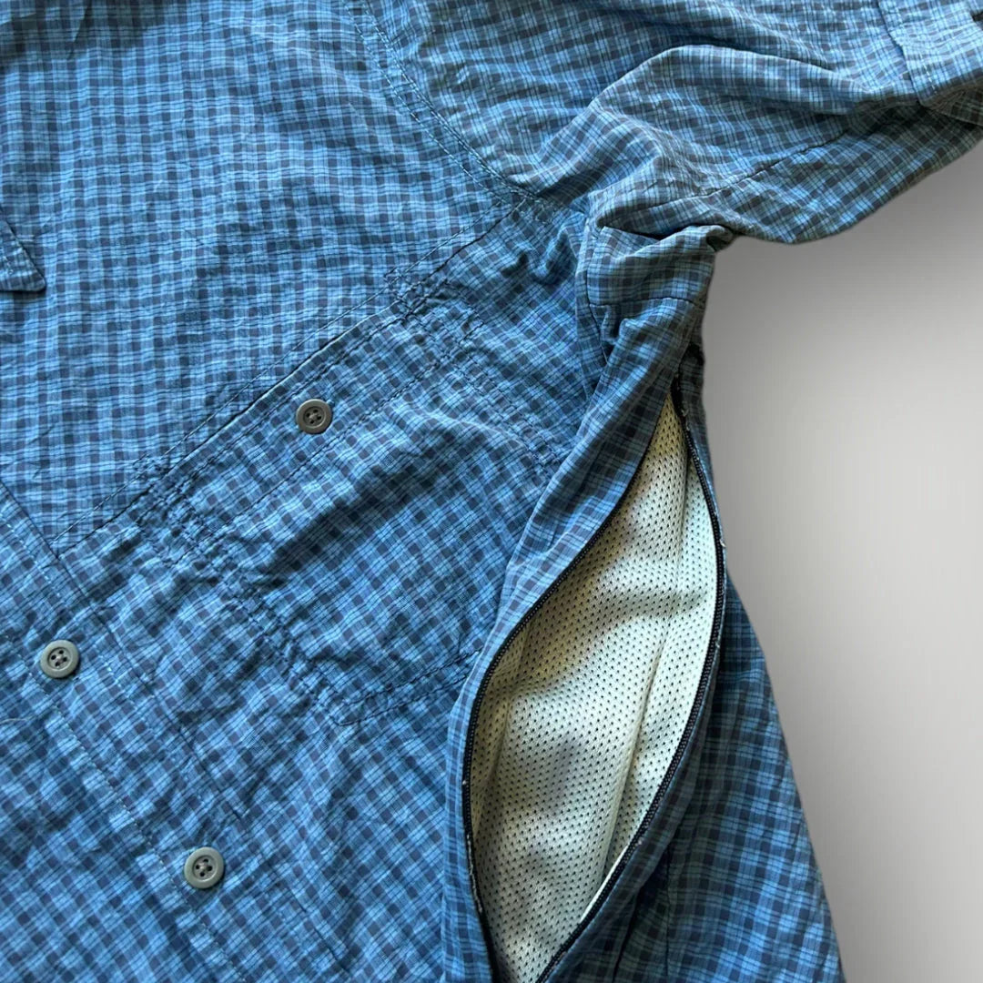 Mountain Hardware 2000's Technical Shirt L