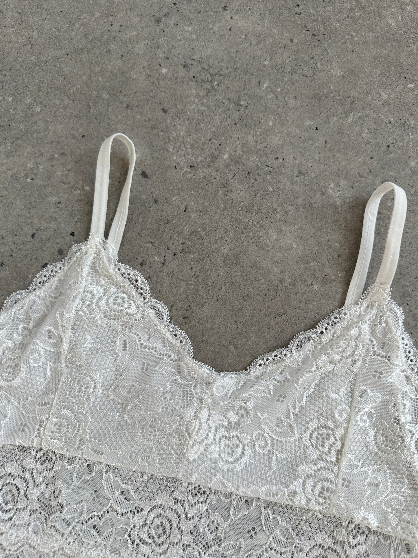 Vintage 2010s Lace Cami Top - M