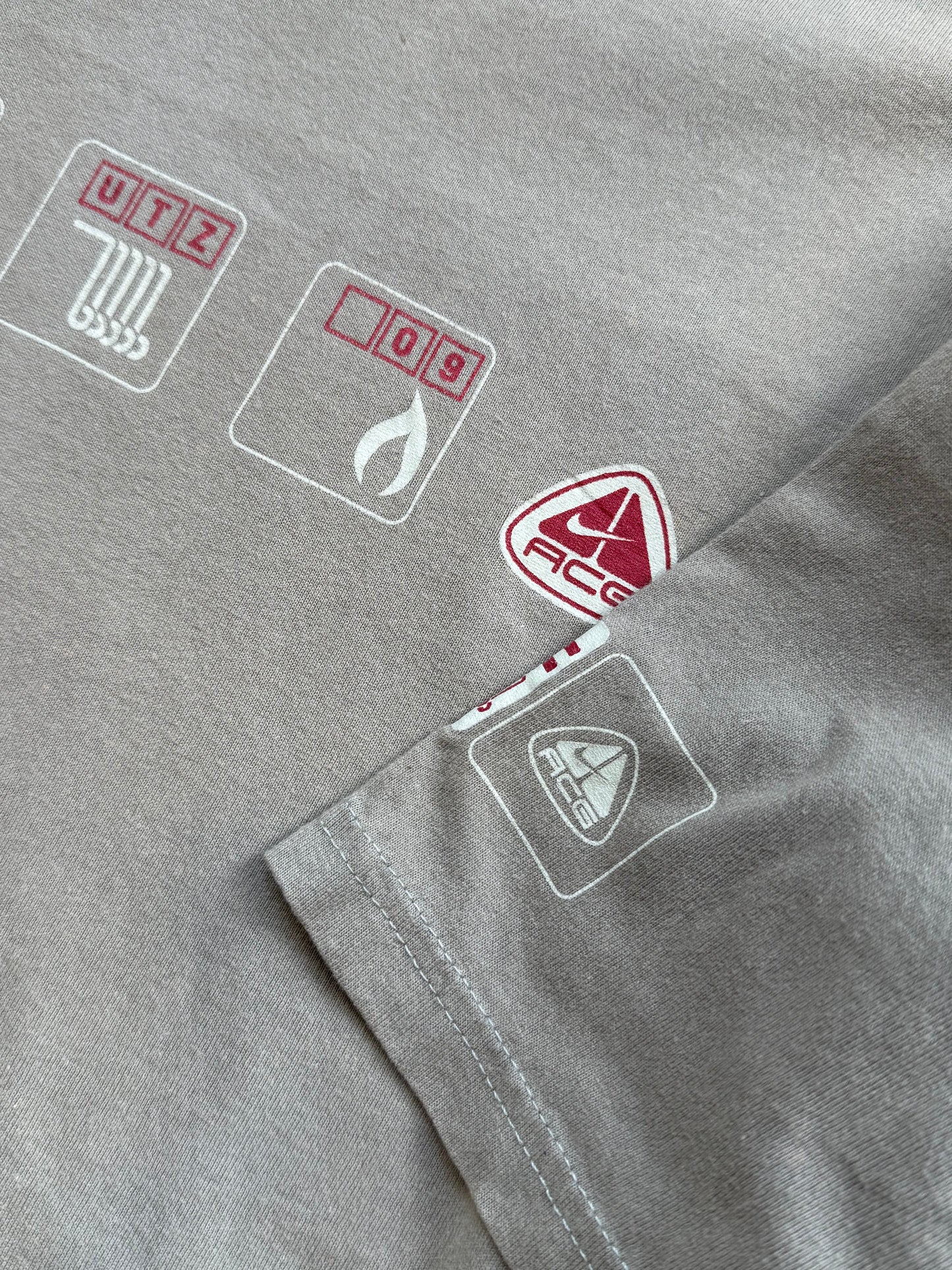 2000's Nike ACG Kayak Graphic T-Shirt M | O/S, Gray
