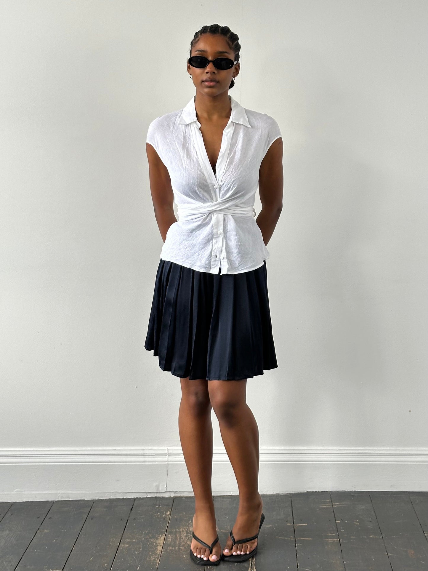 Italian Vintage 1990s Pure Silk Pleated Skirt - W24