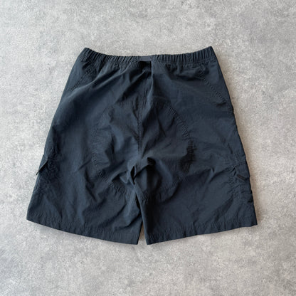 Nike ACG 2000s technical cargo shorts (M)