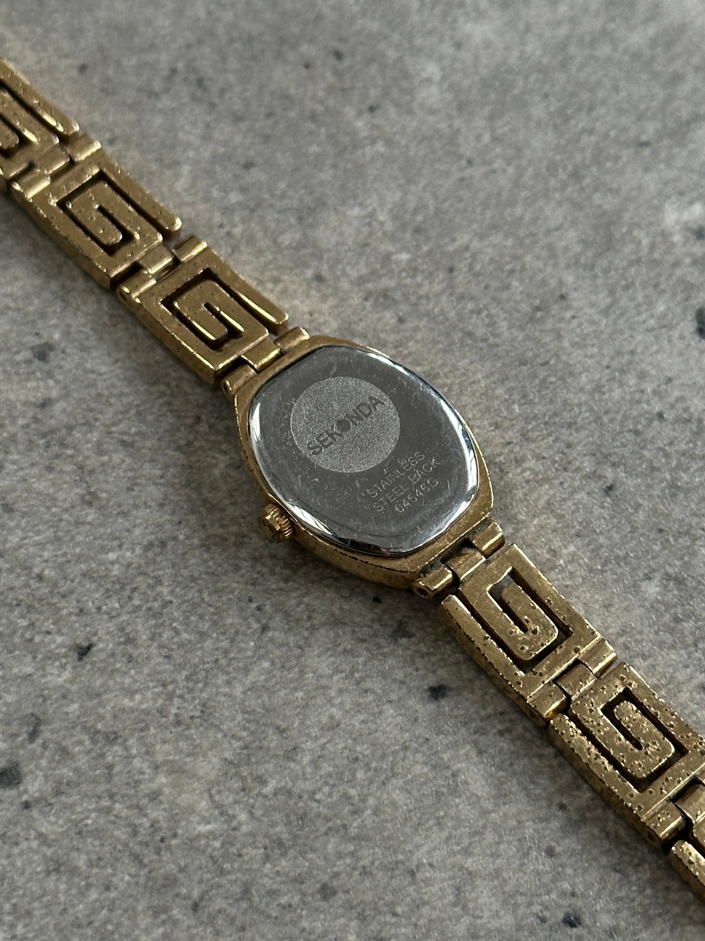 Sekonda 1990s Oval Gold Tone Geometric Quartz Watch