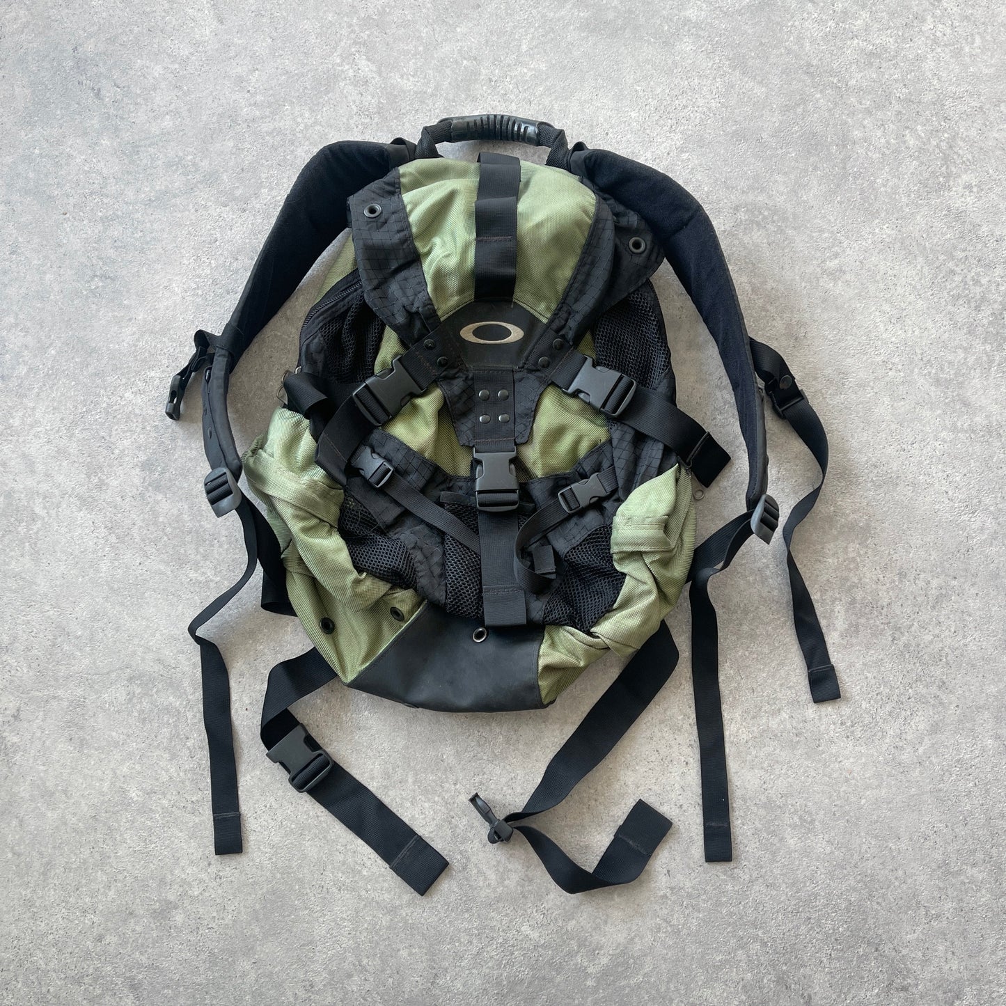 Oakley Software 2000s Icon technical utility backpack (22”x15”)