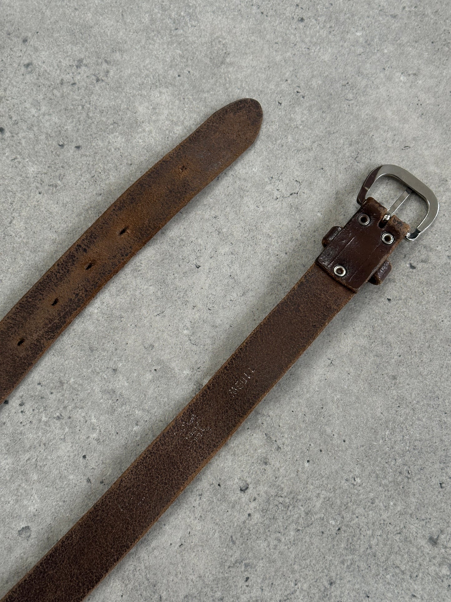 Vintage 1990s Distressed Slim Leather Belt - W22-29”