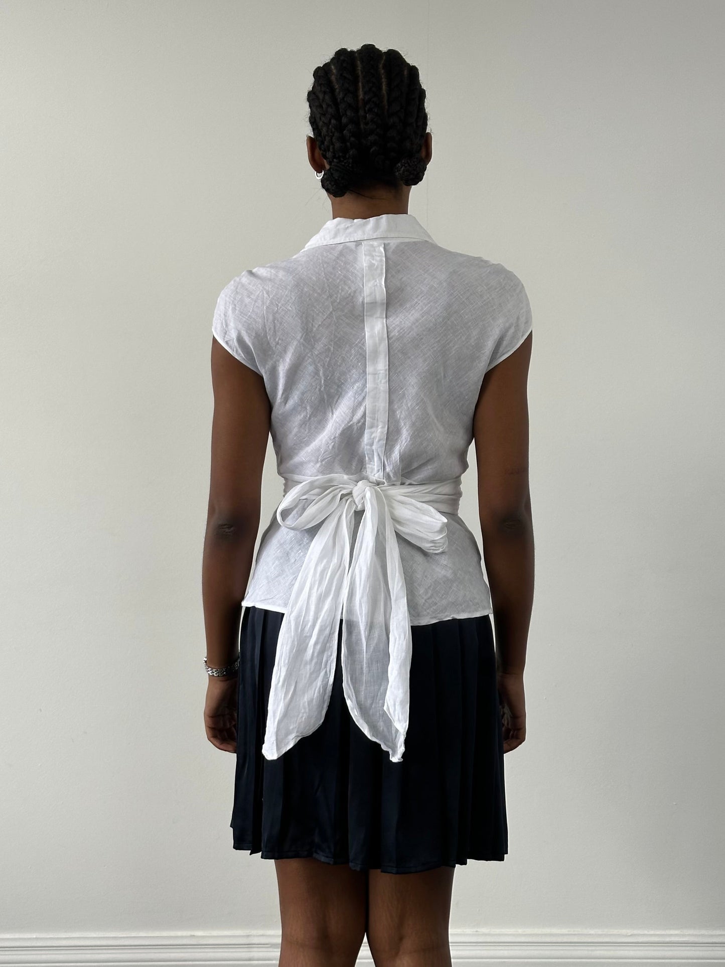 Max Mara 2000s Pure Linen Sleeveless Wrap Shirt - S/M