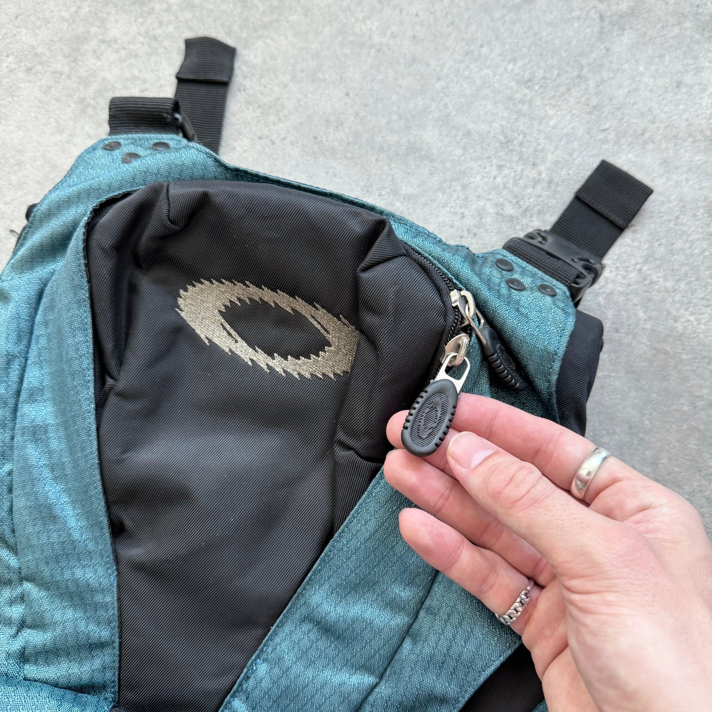 Oakley Software 2000s technical utility backpack (22”x18”)