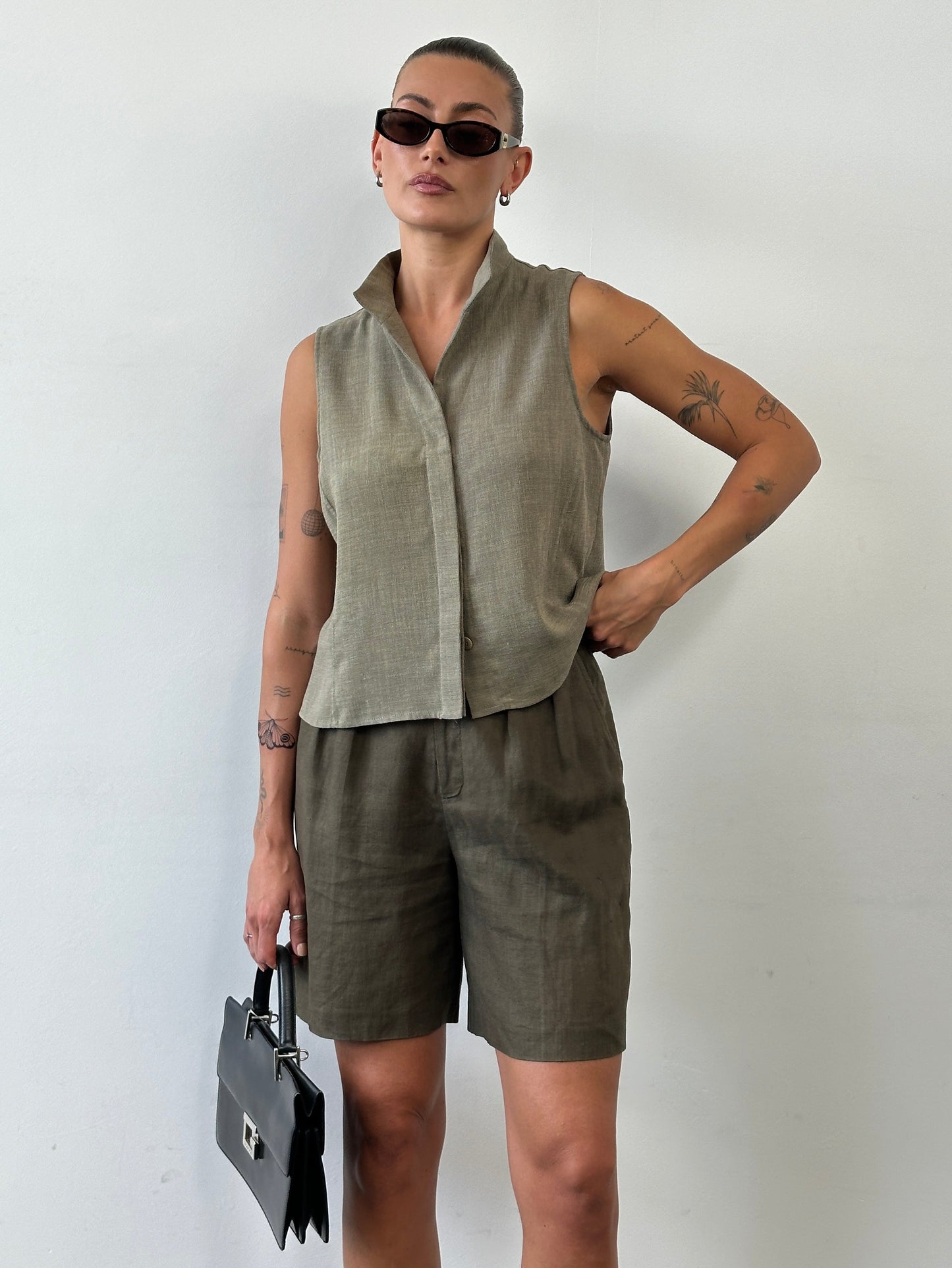 Vintage Pure Linen Relaxed Pleated Shorts - W26