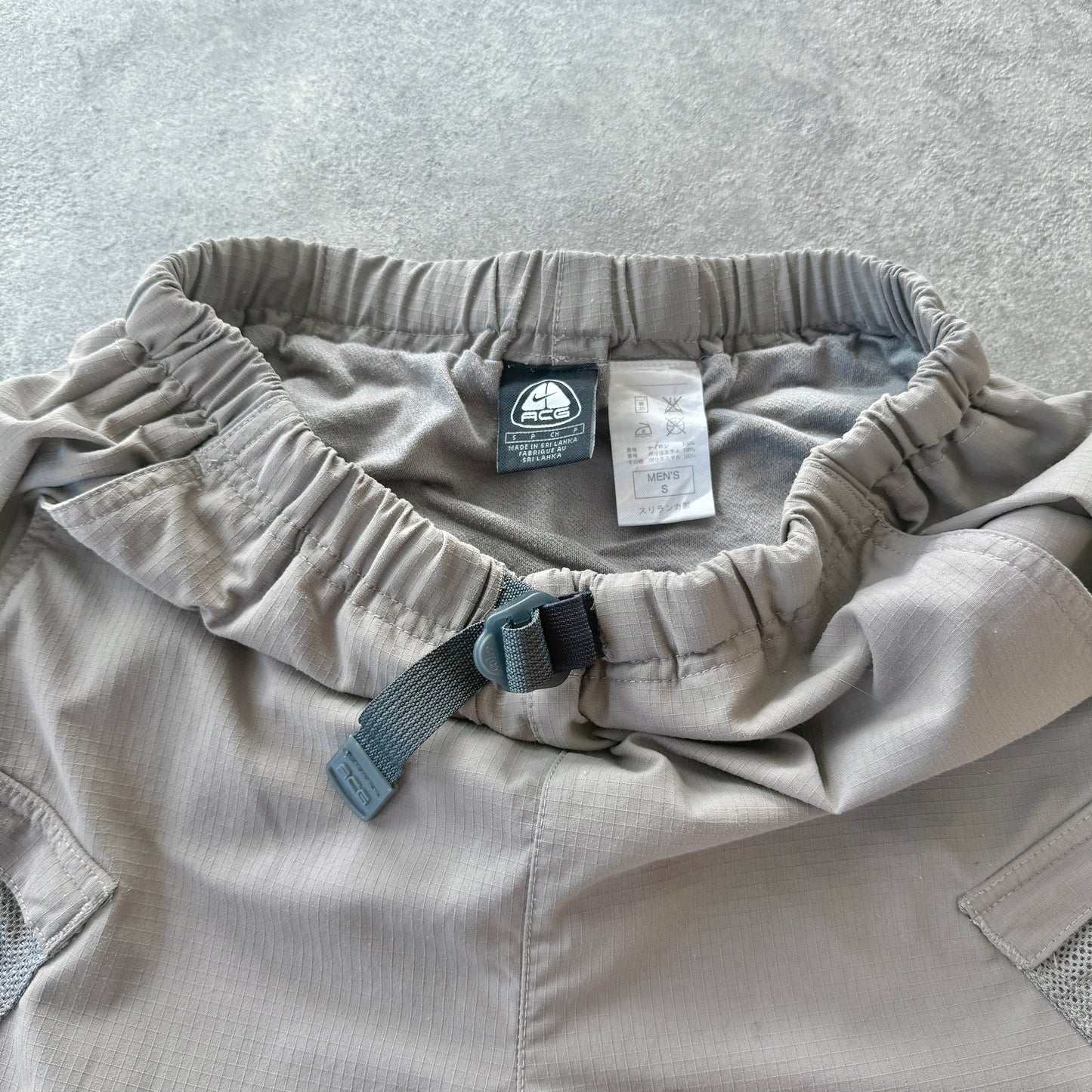 Nike ACG 2000s technical ripstop cargo shorts (S)