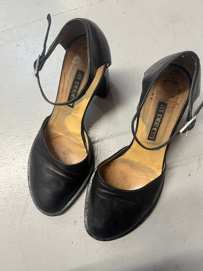 ANN DEMEULEMEESTER SANDALS (EU 37.5) | DEFAULT TITLE, Black