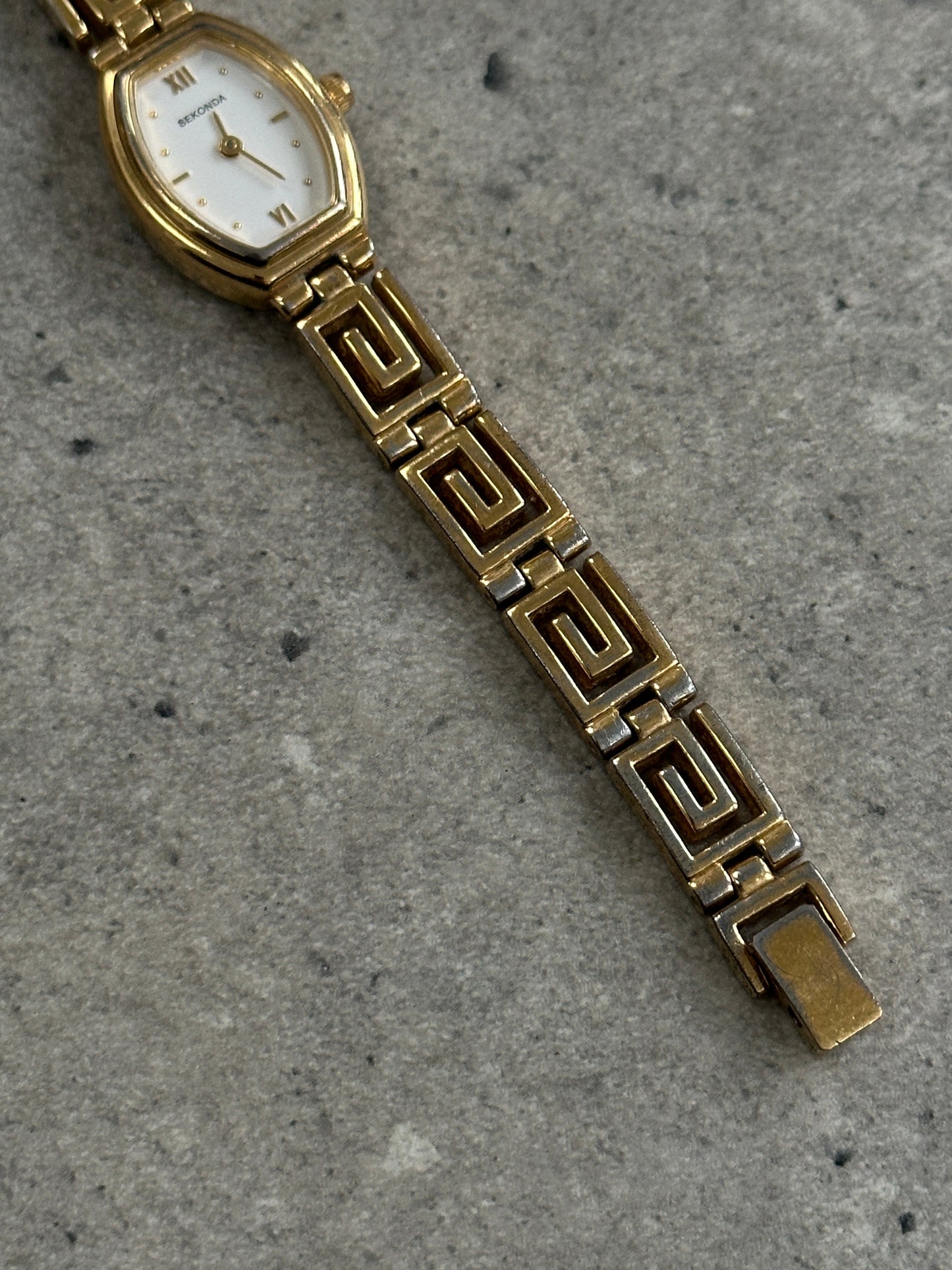 Sekonda 1990s Oval Gold Tone Geometric Quartz Watch