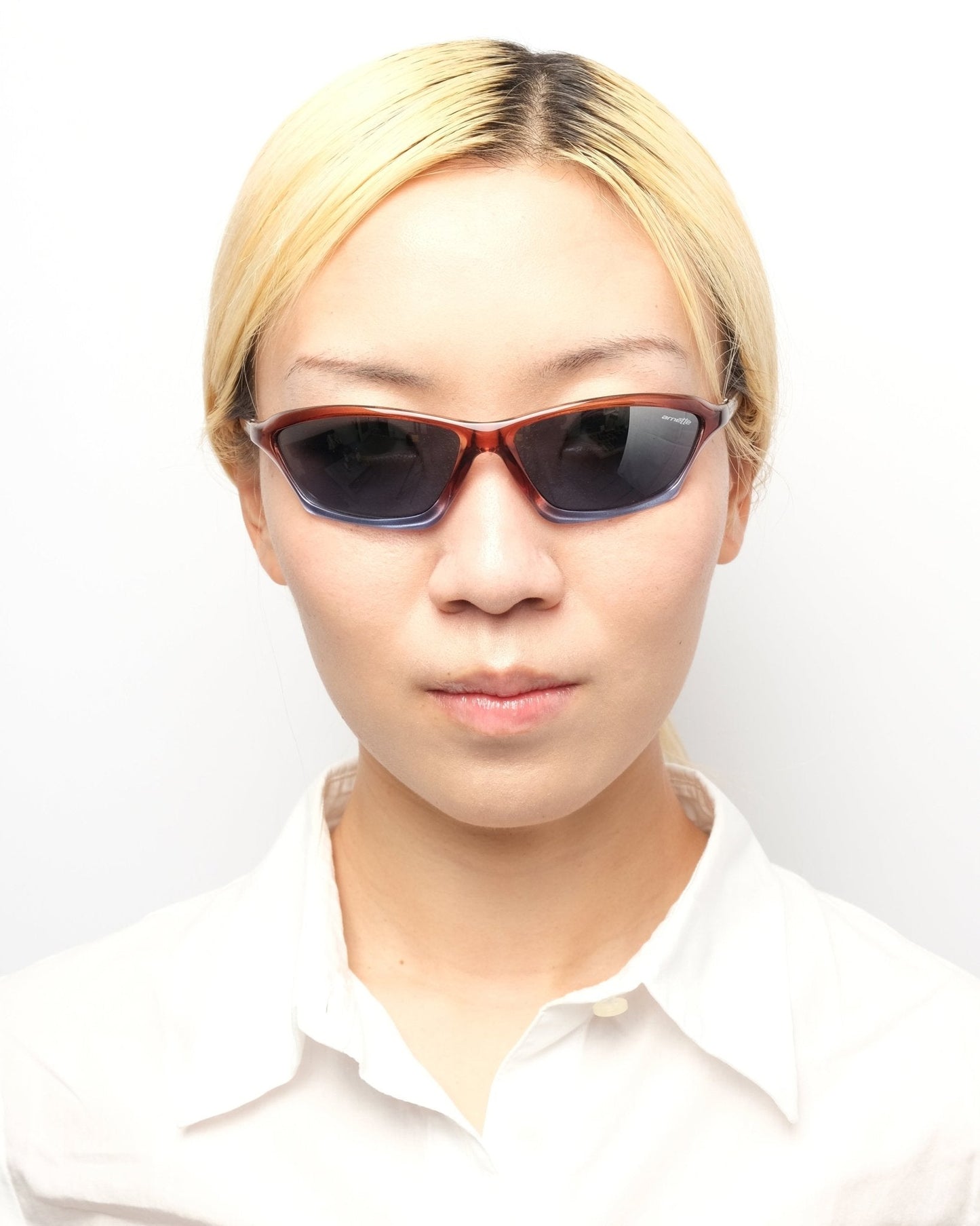 https://cdn.shopify.com/s/files/1/0818/5459/5398/files/1990s-arnette-sunglasses-392982.jpg?v=1741047680