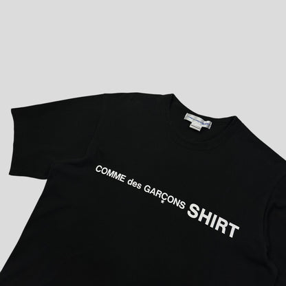 CDG SHIRT Logo Spellout T-shirt  - L (M)