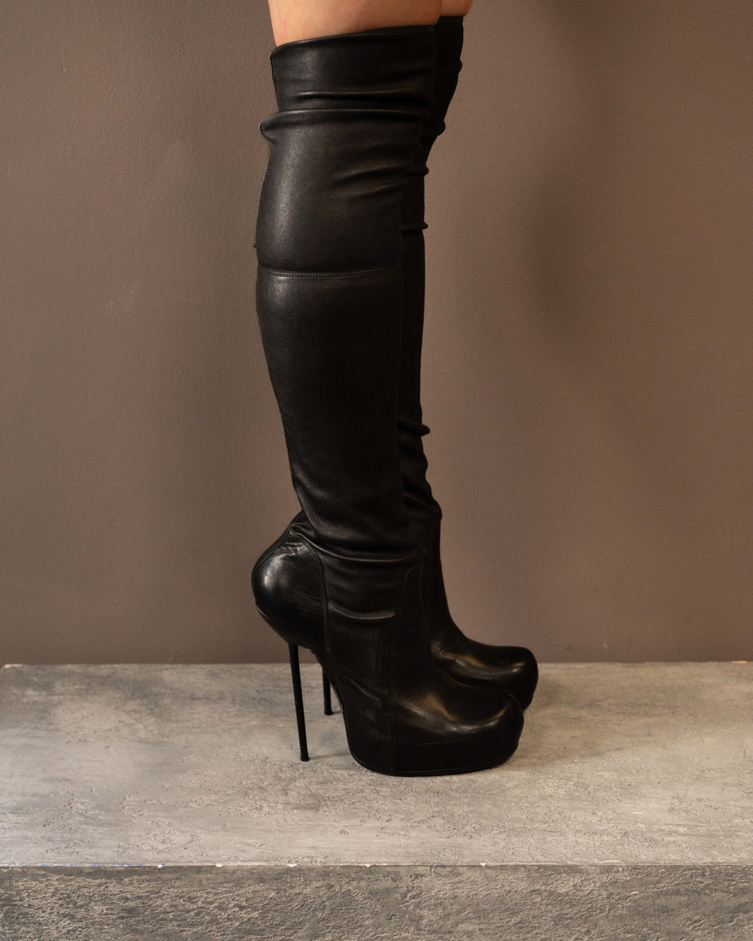RICK OWENS STILETTO KNEE HIGH GLOVE BOOTS (EU 41)
