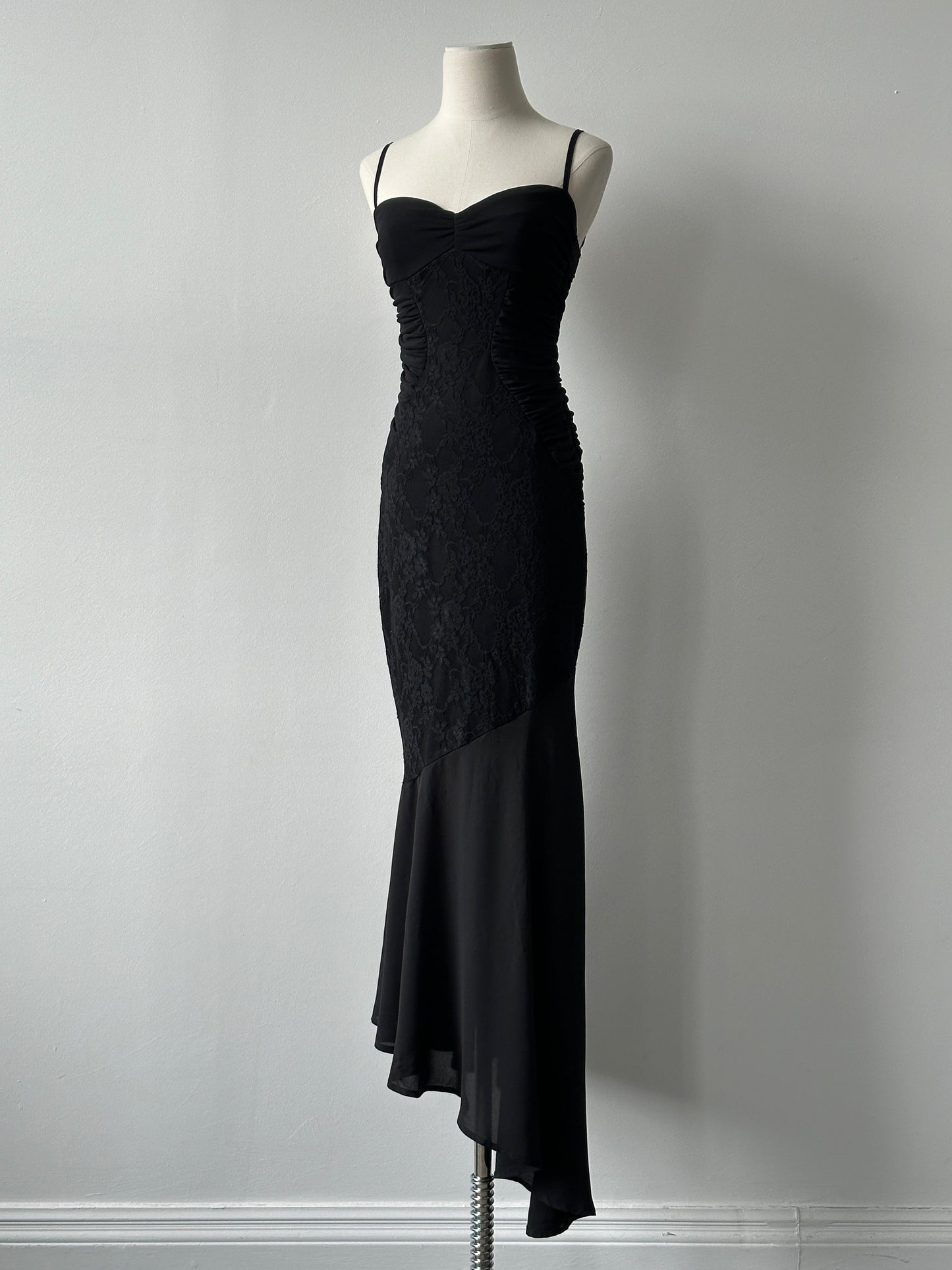 Vintage 2000s Ruched Asymmetric Lace Floor Length Dress - S-M