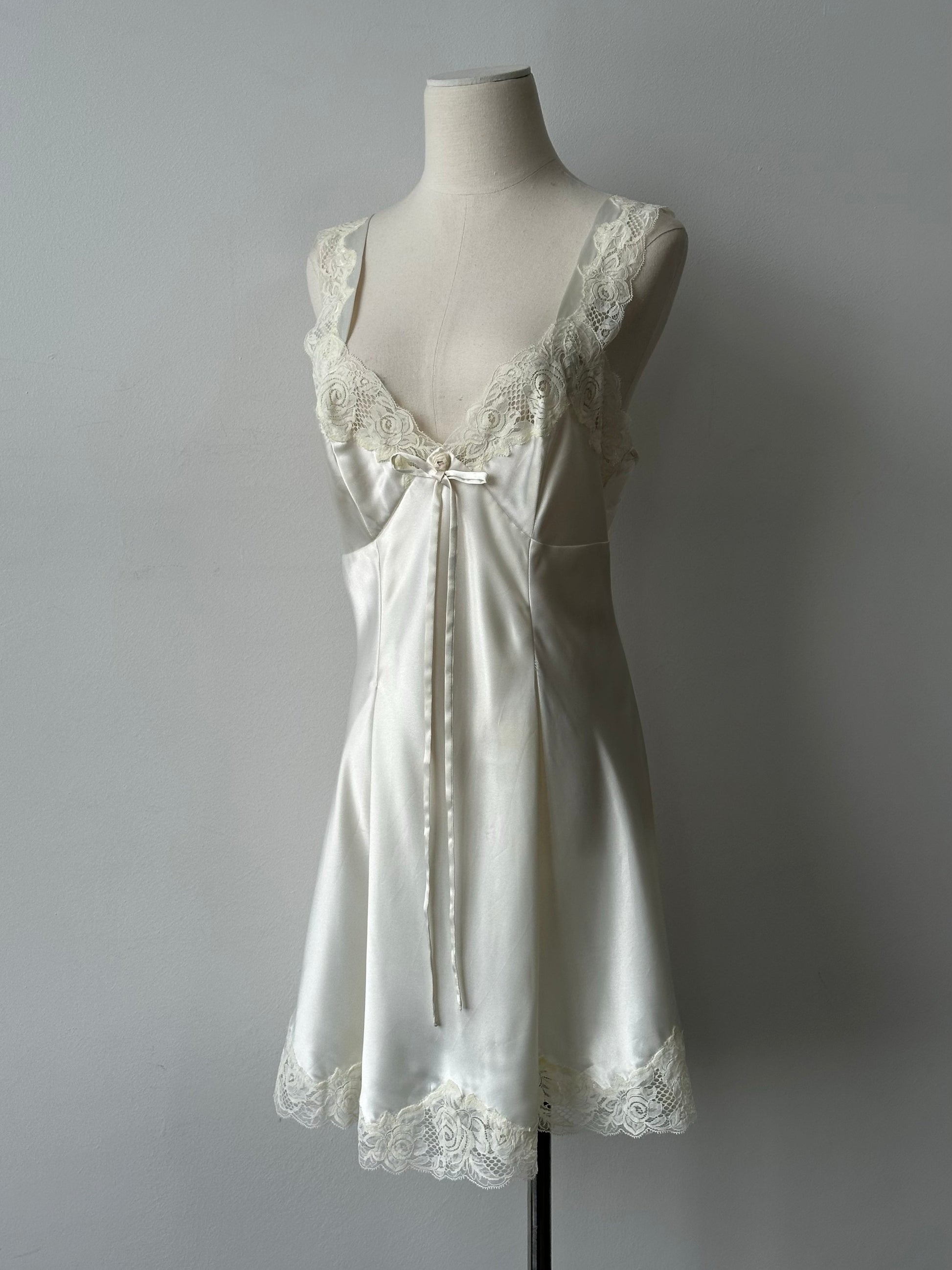 Victoria's Secret 2000s Lace Satin Slip Mini Dress - M