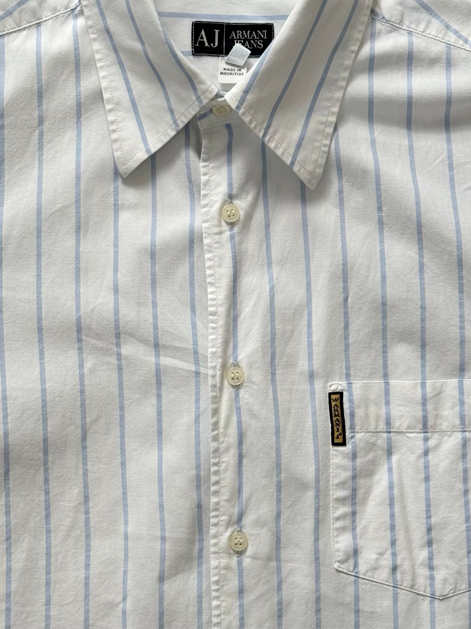 Armani Jeans 2000s pure cotton striped short sleeve shirt in white and blue, casual men's shirt, front view.