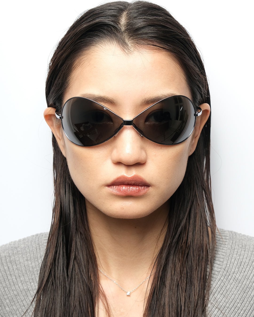 https://cdn.shopify.com/s/files/1/0818/5459/5398/files/2004-boss-sunglasses-673312.jpg?v=1739180702