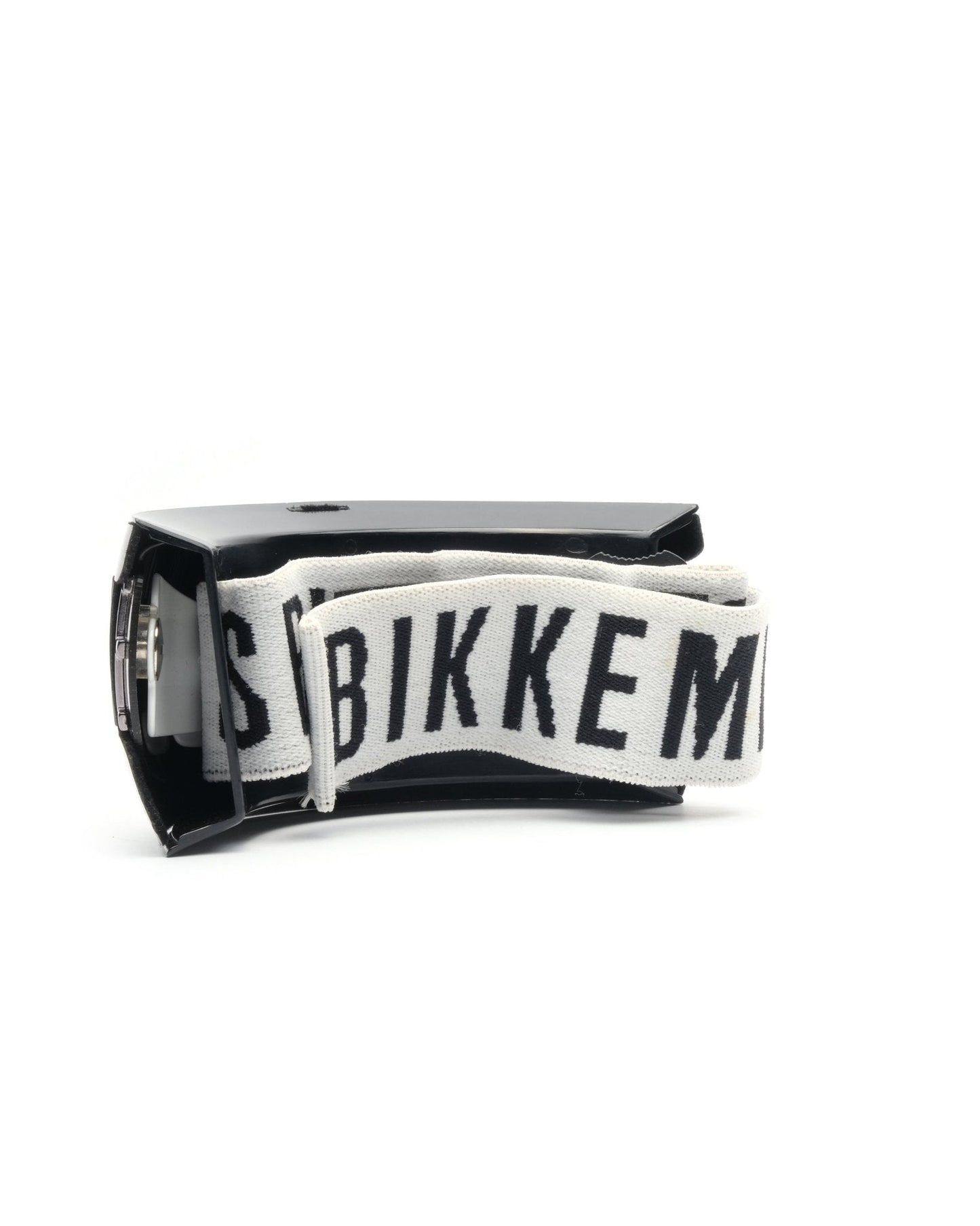 https://cdn.shopify.com/s/files/1/0818/5459/5398/files/2009-bikkembergs-shield-su164-177964.jpg?v=1745399974