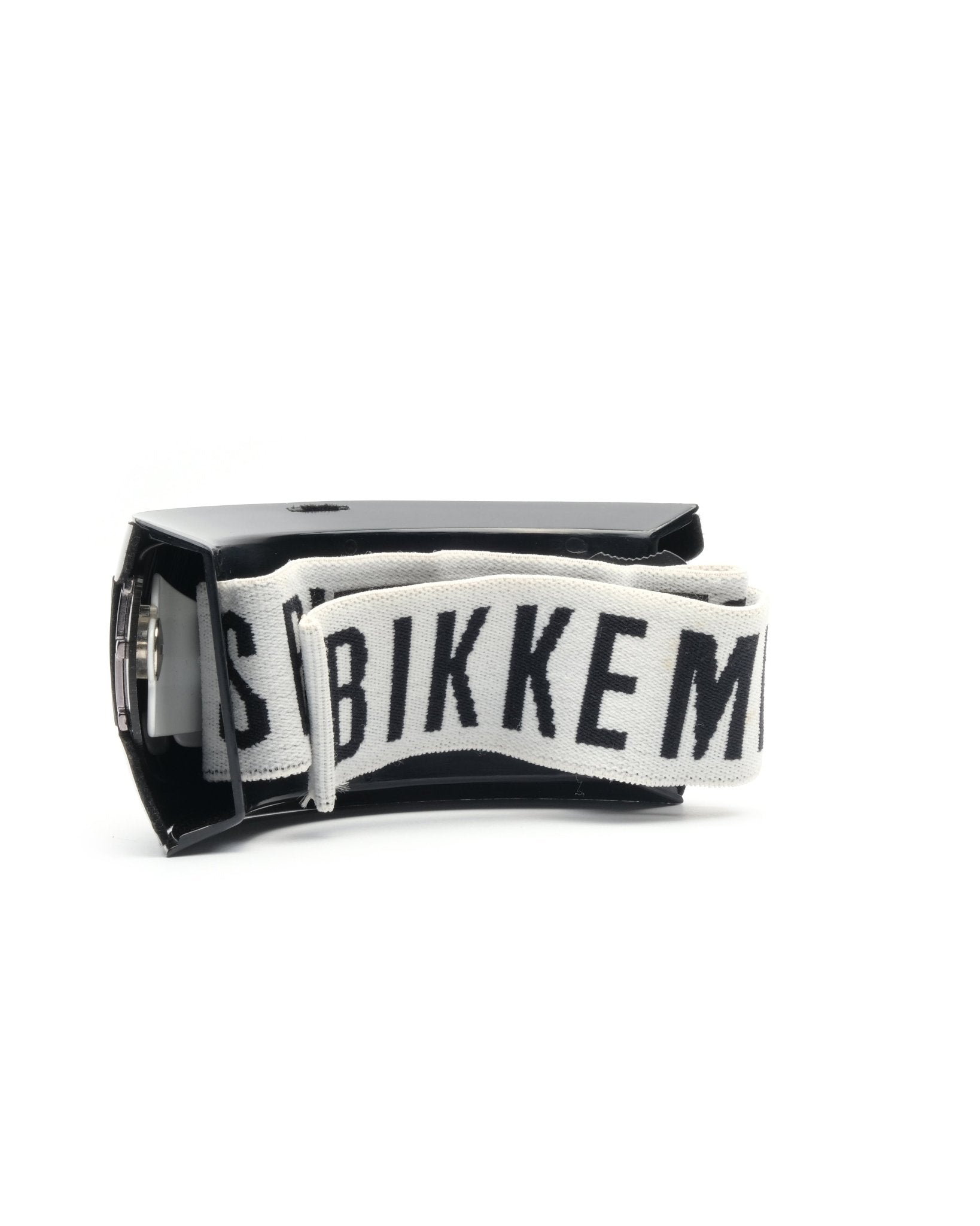 https://cdn.shopify.com/s/files/1/0818/5459/5398/files/2009-bikkembergs-shield-su164-177964.jpg?v=1745399974