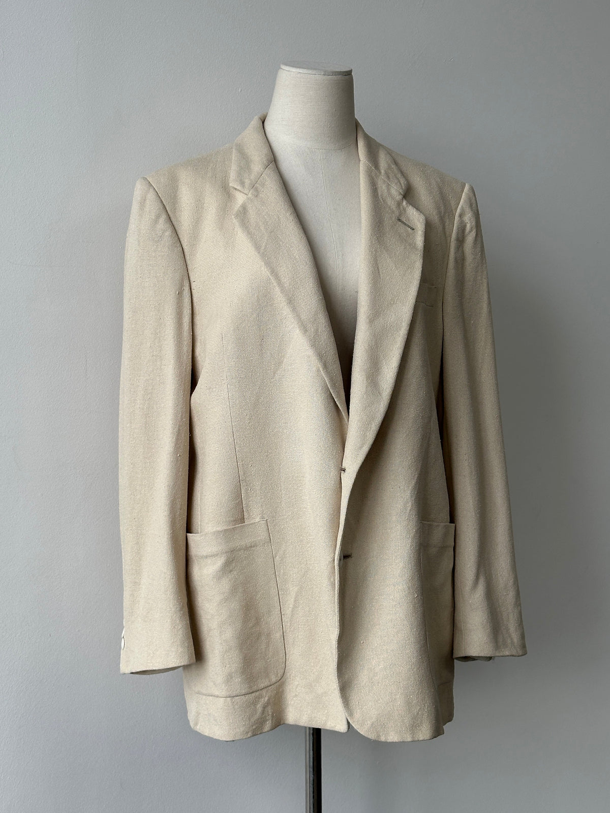Christian Dior 1980s pure silk single-breasted blazer, tailored fit with classic lapel and vintage 1980s style.