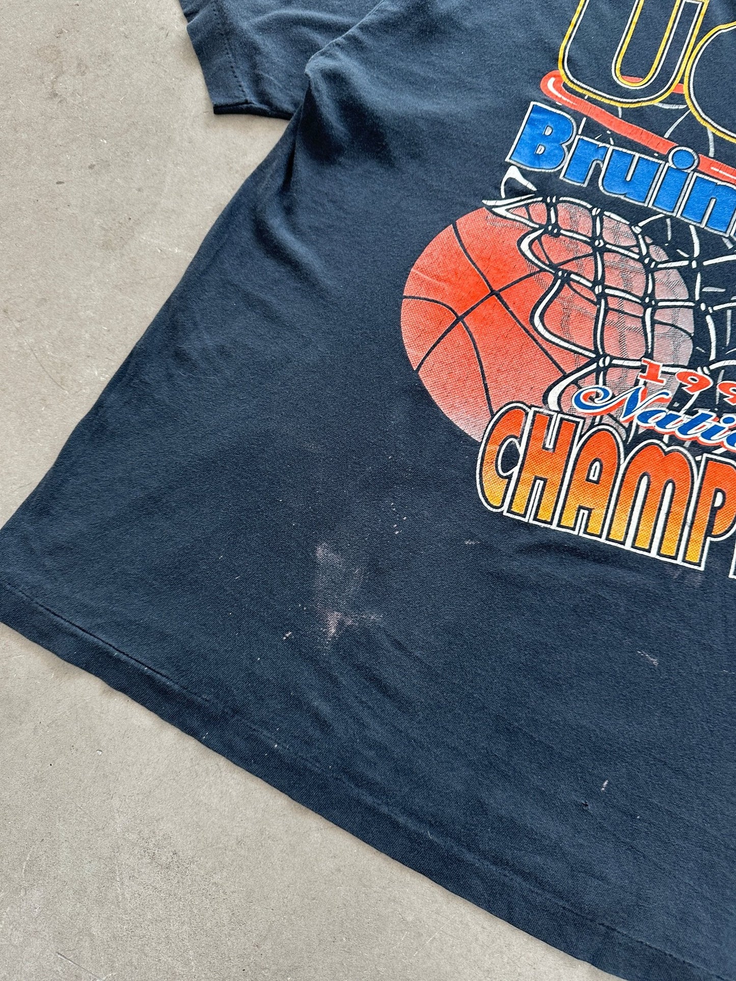 1995 UCLA Bruins Champs T-Shirt - L | Black, Red