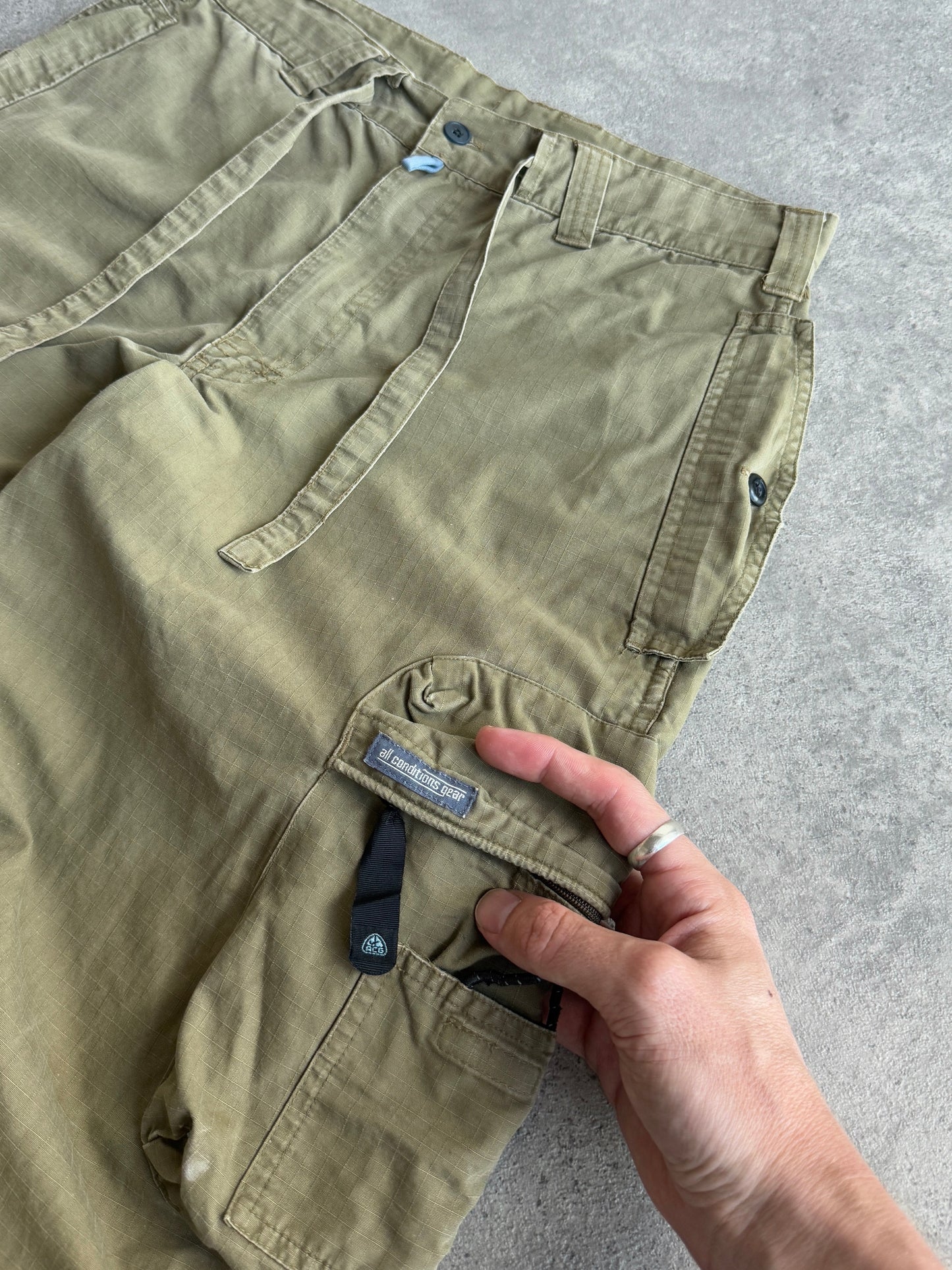 nike acg 2000s technical ripstop cargo trousers (s)