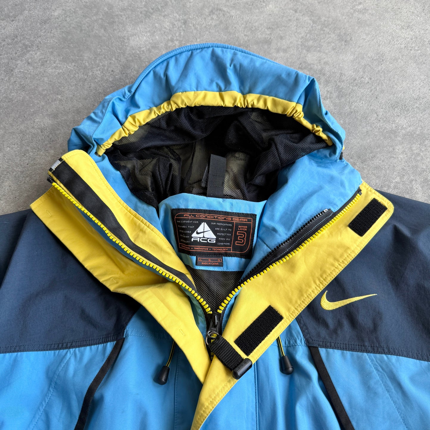 Nike ACG 1990s storm-fit heavyweight waterproof technical jacket (L)