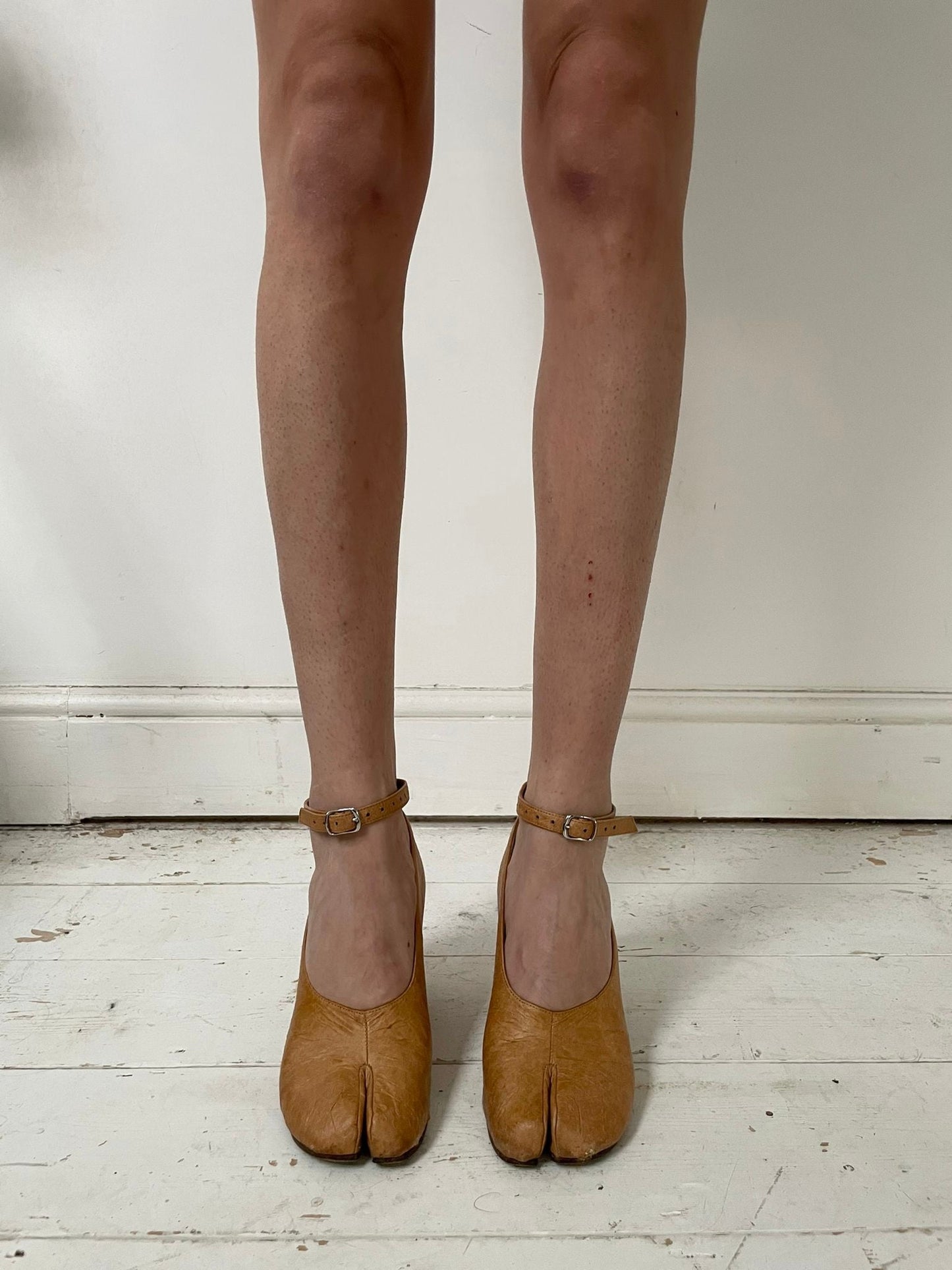 MARGIELA 'PAPER' TABI HEELS (EU 37.5-38) | DEFAULT TITLE, Tan