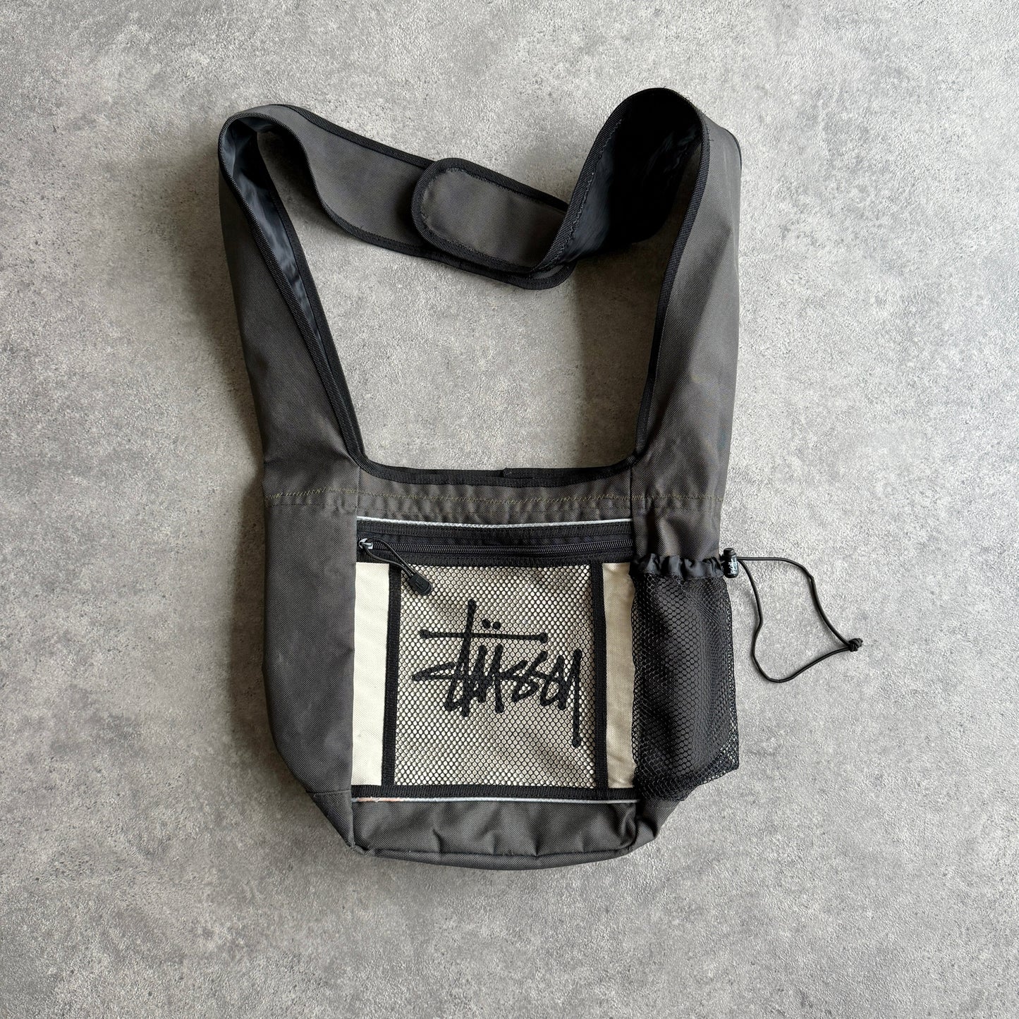 Stussy RARE 1990s technical cross body messenger bag (15”x12”)