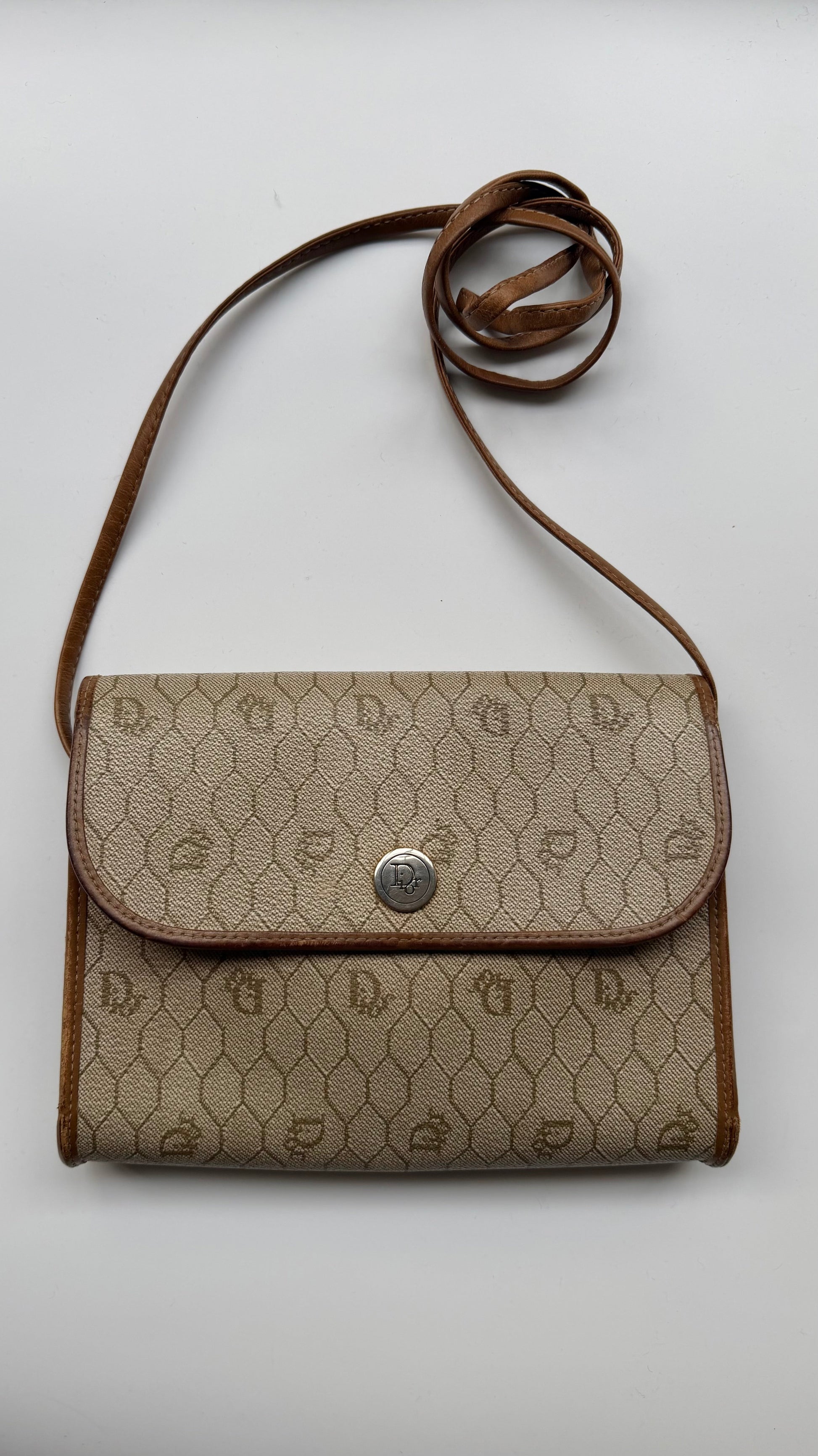 https://cdn.shopify.com/s/files/1/0620/3408/4027/files/2DEFEECF-15D2-4E74-9077-8DA0DD8EB00C.jpg?v=1774298650